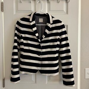 GAP Women's Academy Blazer in White and Navy